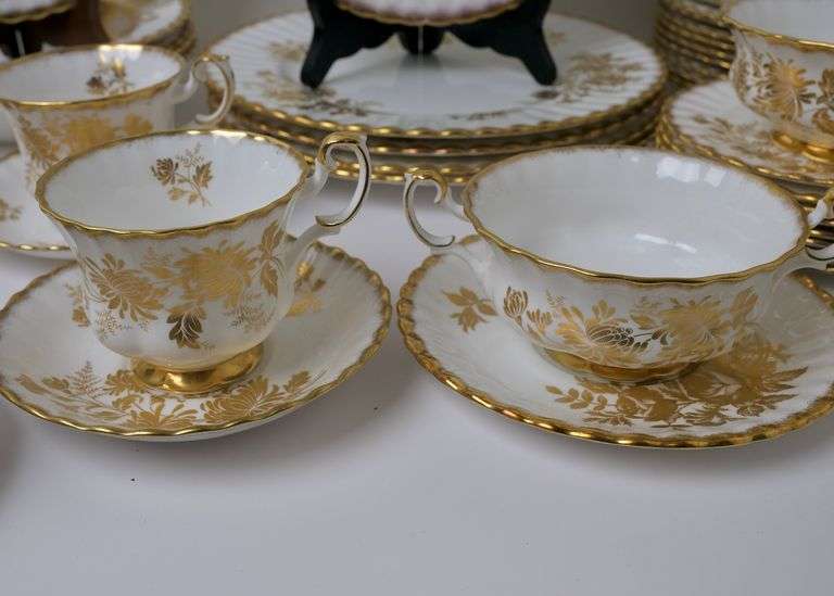ROYAL ALBERT GOLDEN GLORY