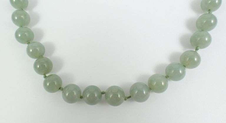 JADE BEAD NECKLACE