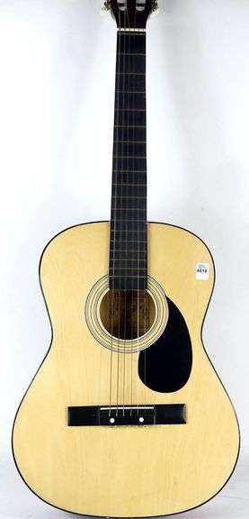 ACOUSTIC GUITAR