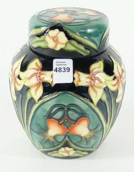MOORCROFT GINGER JAR