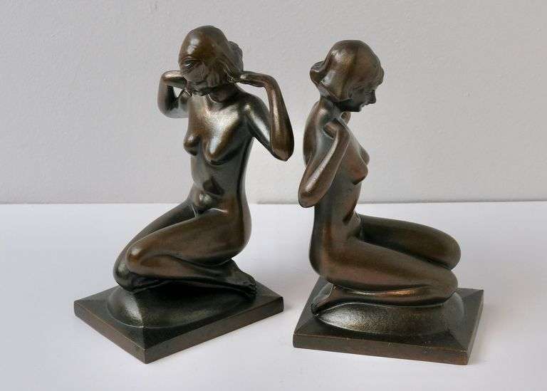 VINTAGE BOOKENDS