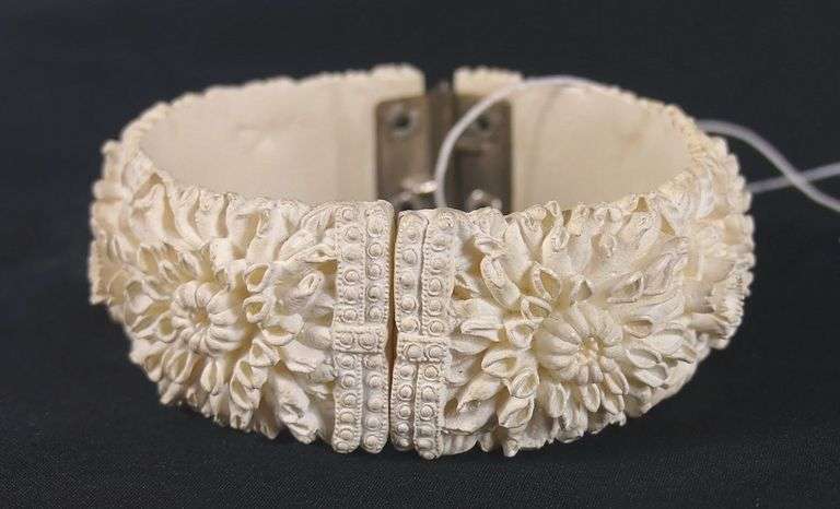 VINTAGE MEERSCHAUM BRACELET