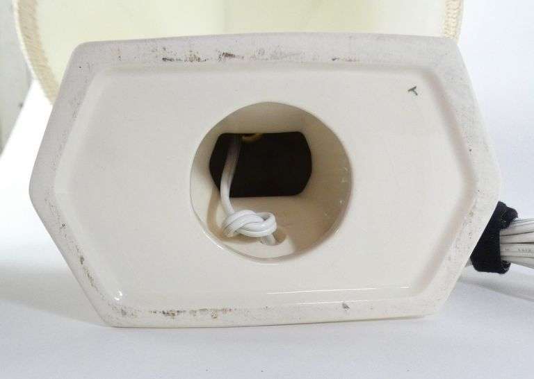 MOORCROFT TABLE LAMP