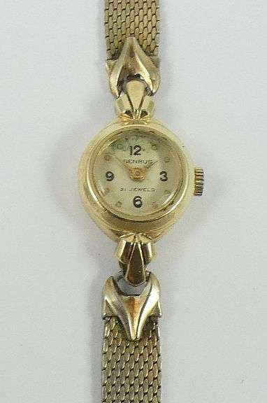 LADIES' VINTAGE GOLD WATCH