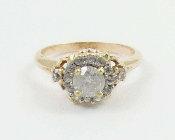 LADIES' DIAMOND RING