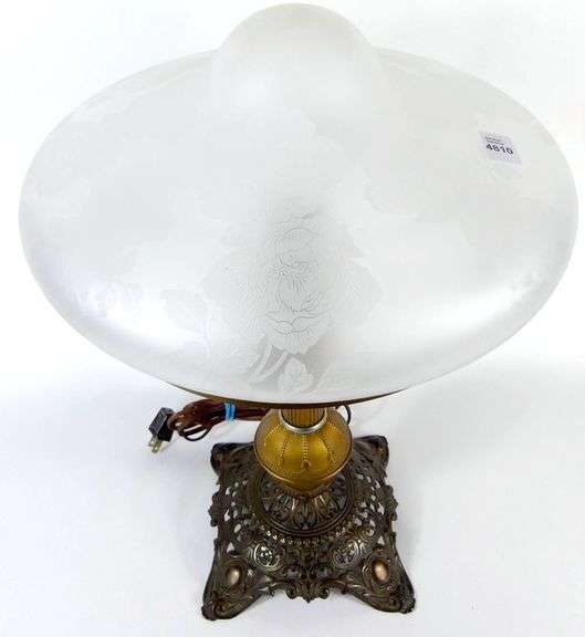 ANTIQUE TABLE LAMP