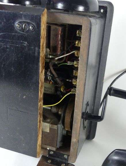 CIRCA 1930'S TELEPHONE