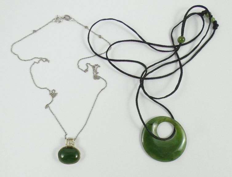 COLLECTION VINTAGE JADE JEWELLERY