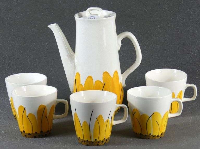 VERA NEUMANN SUNFLOWER PATTERN COFFEE SET
