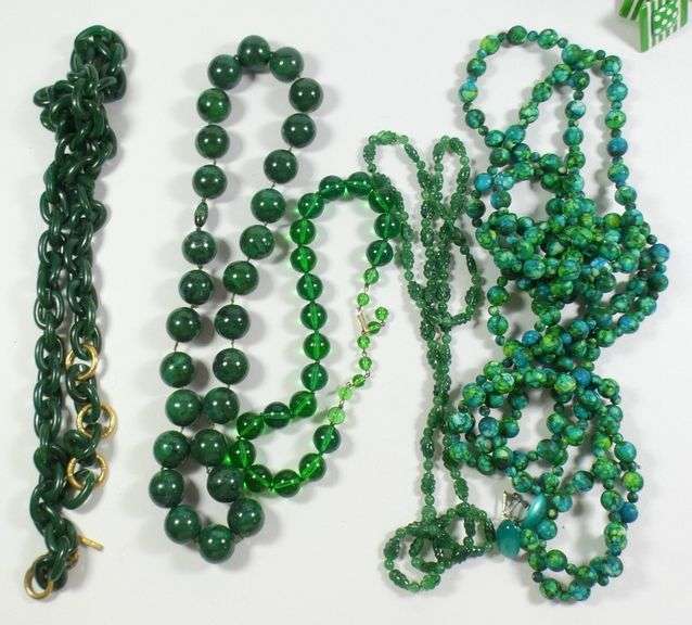 PLASTIC FASHION JEWELLERY