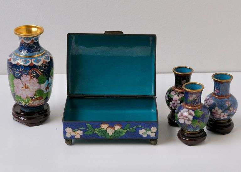 CLOISONNE VASES AND BOX