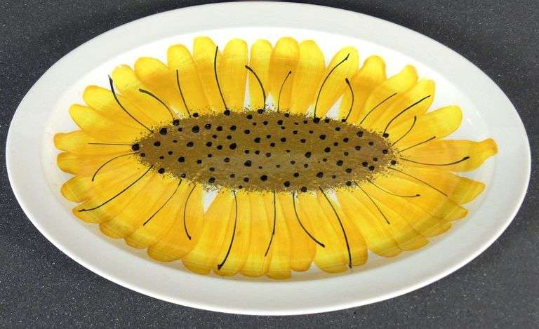 VERA NEUMANN SUNFLOWER PATTERN SERVING PLATTERS