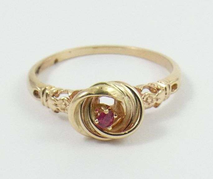 LADIES' RUBY RING