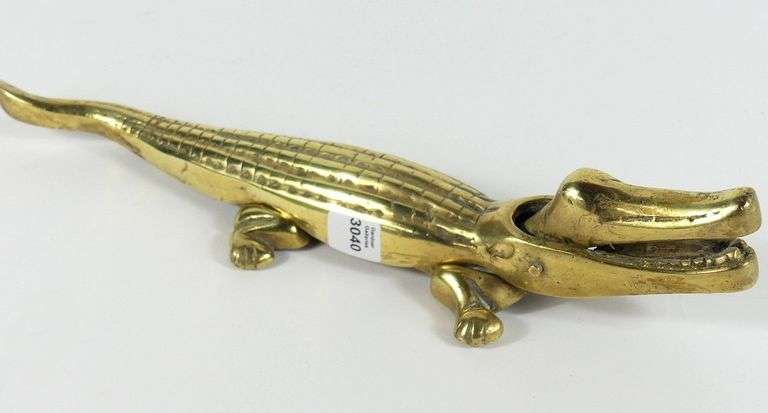 VINTAGE CROCODILE NUTCRACKER