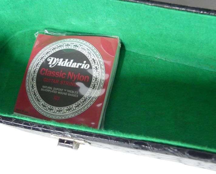 KAMOURASKA CLASSICAL GUITAR