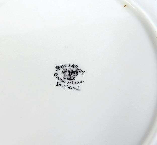 21-PIECE ENGLISH DESSERT SET