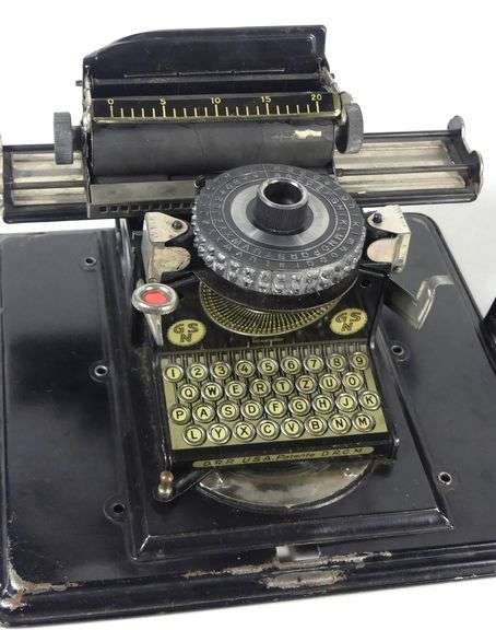 VINTAGE TOY TYPEWRITER