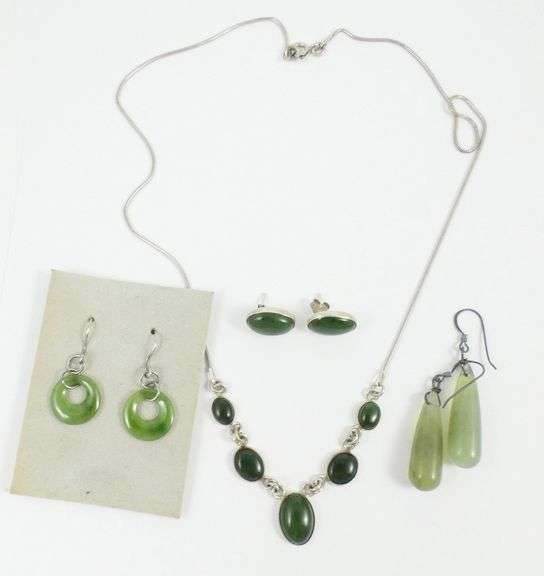COLLECTION VINTAGE JADE JEWELLERY