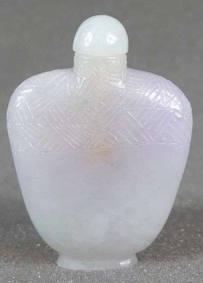 RARE CARVED LAVENDER JADE SNUFF BOTTLE