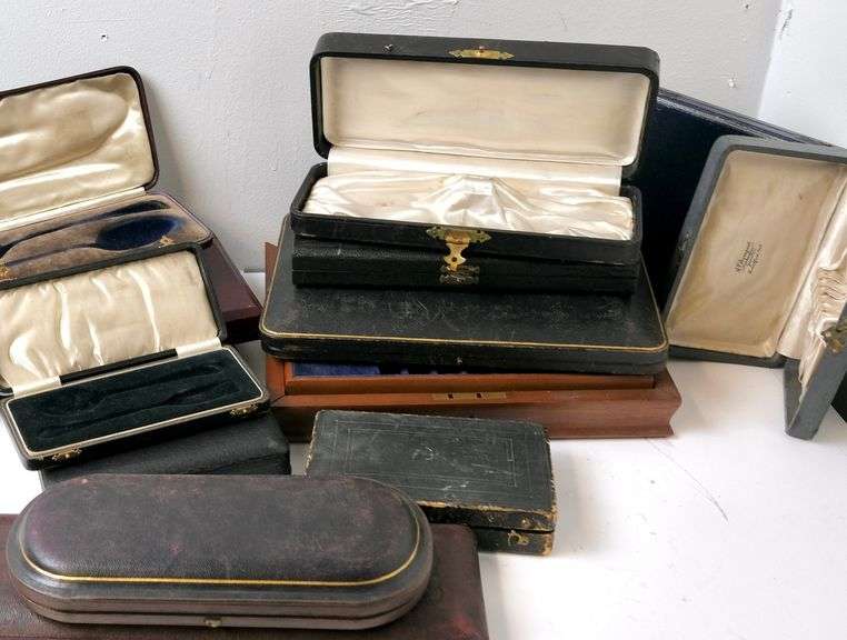 ANTIQUE BOXES