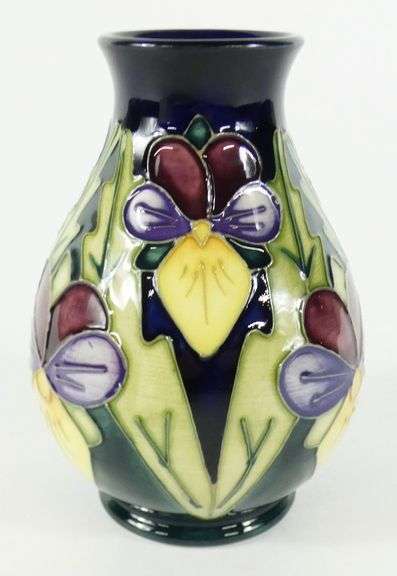 MOORCROFT "HEARTSEASE" VASE