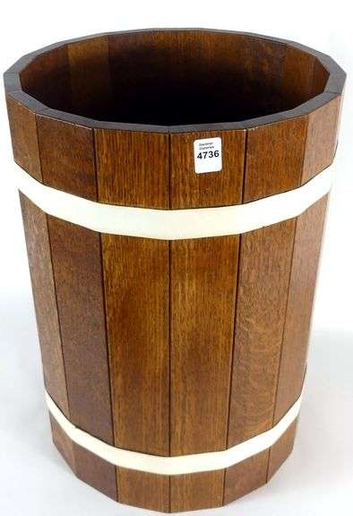 WOODEN BARREL PLANTER