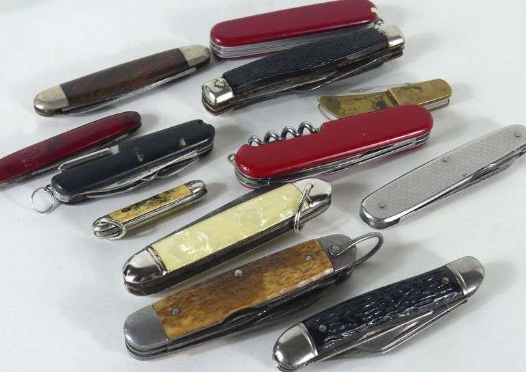 POCKET KNIVES & LIGHTERS