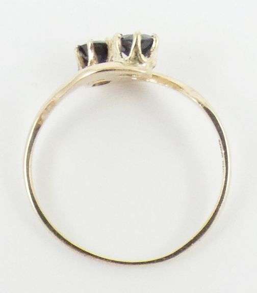 DAINTY SAPPHIRE RING