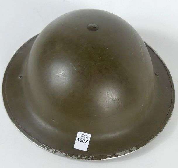 WWII CANADIAN ARMY HELMET