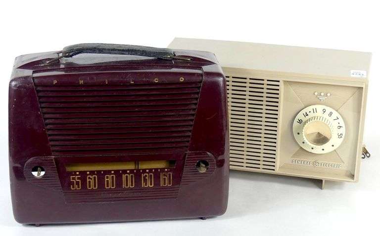 TWO VINTAGE RADIOS
