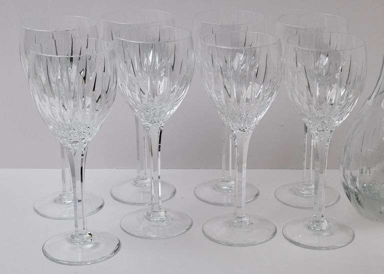 WINE GLASSES AND DECANTERS