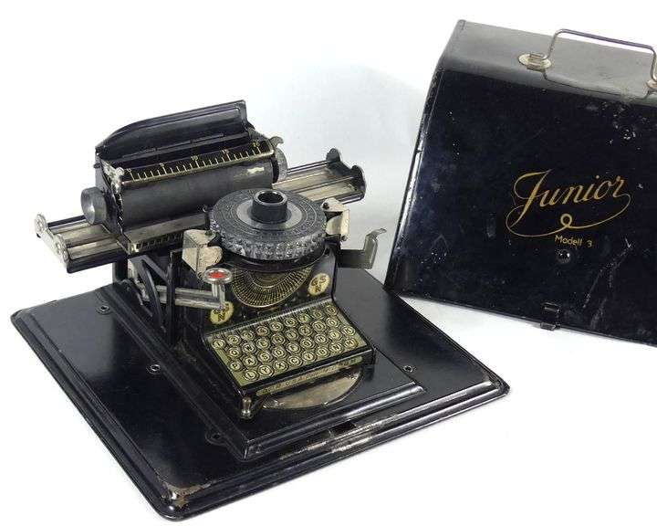 VINTAGE TOY TYPEWRITER