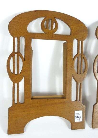 MATCHING PAIR OF EARLY 20TH CENTURY FRAMES