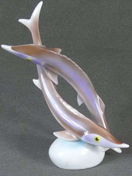 HOLLOHAZA PORCELAIN FIGURINE