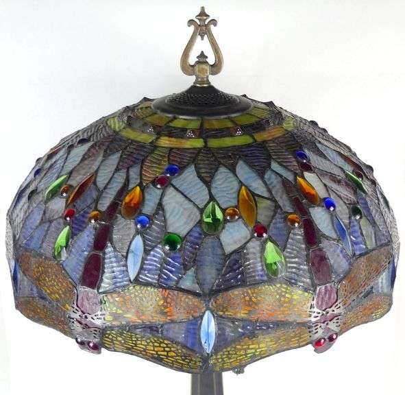 TIFFANY STYLE TABLE LAMP