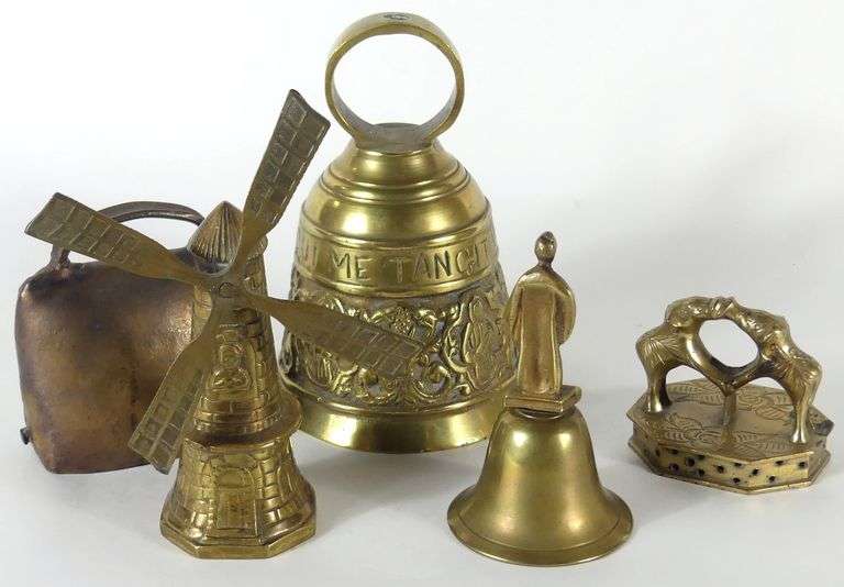 BRASS COLLECTION INCLUDING ANTIQUE BELLS