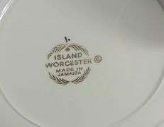 VERA NEUMANN SUNFLOWER PATTERN DINNERWARE