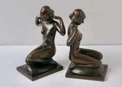 VINTAGE BOOKENDS