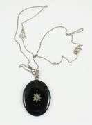 ANTIQUE PENDANT ON CHAIN