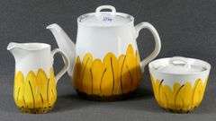 VERA NEUMANN SUNFLOWER PATTERN TEA SET