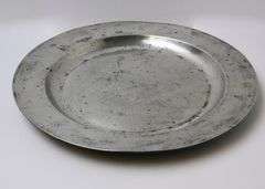 RARE 18TH CENTURY PEWTER CHARGER