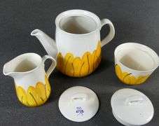VERA NEUMANN SUNFLOWER PATTERN TEA SET