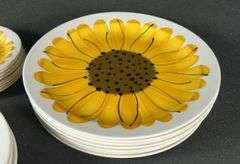 VERA NEUMANN SUNFLOWER PATTERN DINNERWARE