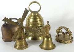 BRASS COLLECTION INCLUDING ANTIQUE BELLS