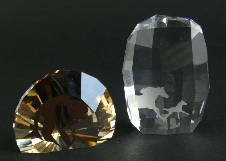 8 SWAROVSKI CRYSTALS