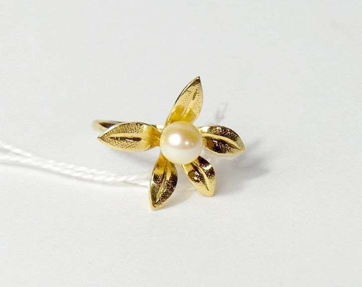 VINTAGE LADIES' PEARL RING