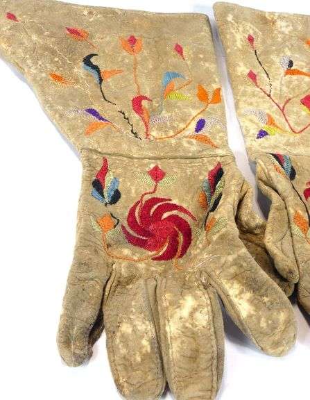 PAIR VINTAGE RIDING GLOVES