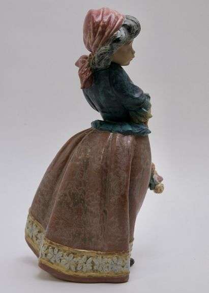 LLADRO FIGURE
