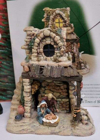 CHRISTMAS COLLECTIBLES