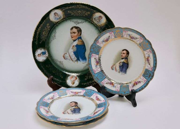 NAPOLEON PLATES